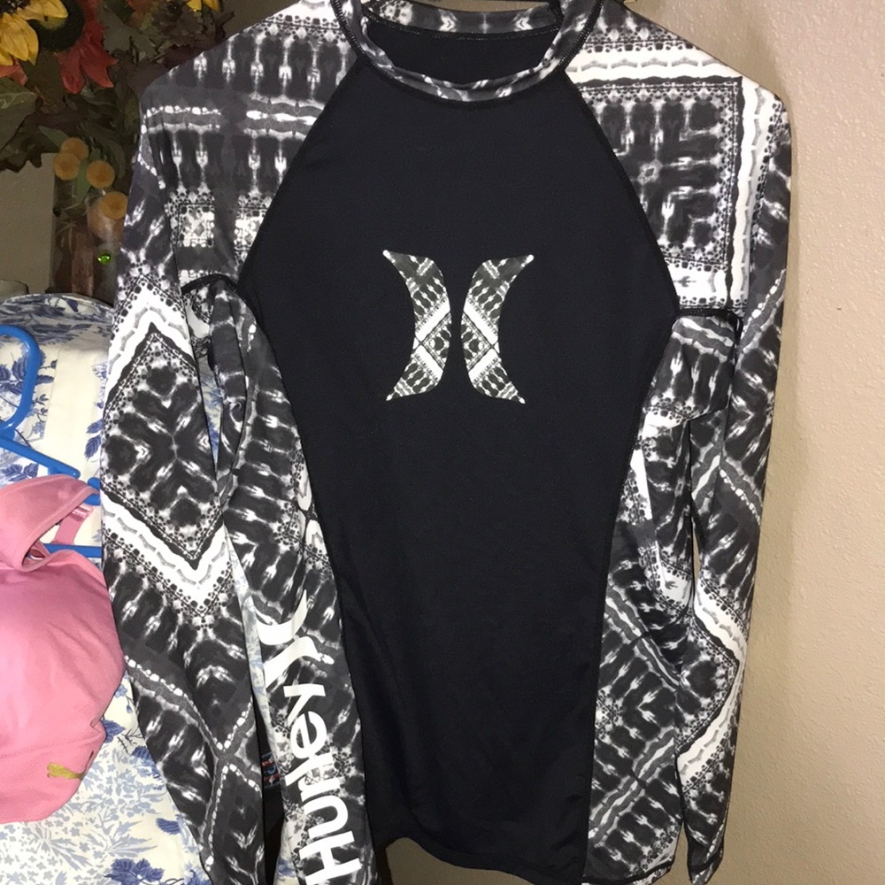 Hurley Black and White Long Sleeve Sun Shirt